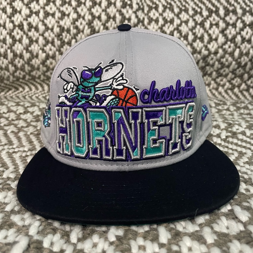 New Era Charlotte Hornets 9Fifty Hardwood Classics SnapBack.
